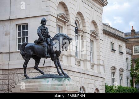 Londra regno unito 08 settembre 2013 statua di Field Marshal Earl Roberts Foto Stock