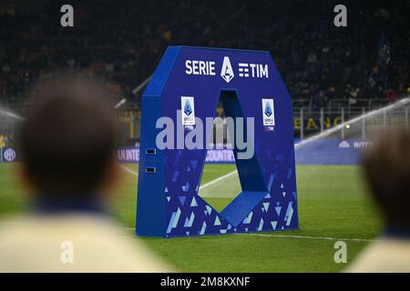 Match ball durante la Serie Italiana Un incontro di tootball tra l'Inter FC Internazionale e l'Hellas Verona FC il 14 gennaio 2023 allo stadio Giuseppe Meazza San Siro Siro di Milano. Photo Tiziano Ballabio Credit: Tiziano Ballabio/Alamy Live News Foto Stock