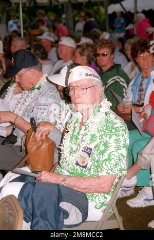 Sopravvissuto all'attacco a Pearl Harbor, Keith Hill, presso l'USS ARIZONA Memorial Visitor Center, Pearl Harbor, Ciao. Il sig. Hill era a bordo della USS WEST VIRGINIA durante l'attacco di Pearl Harbor. Base: Pearl Harbor Stato: Hawaii (HI) Paese: Stati Uniti d'America (USA) Foto Stock