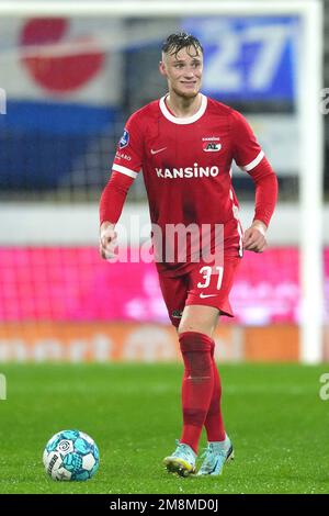 Paesi Bassi. 14th Jan, 2023. HERENVEEN - (lr) Sam Beukema dell'AZ durante la partita di campionato olandese tra sc Heerenveen e AZ allo stadio Abe Lustra il 14 gennaio 2023 a Heerenveen, Paesi Bassi. ANP ed VAN DE POL Credit: ANP/Alamy Live News Foto Stock