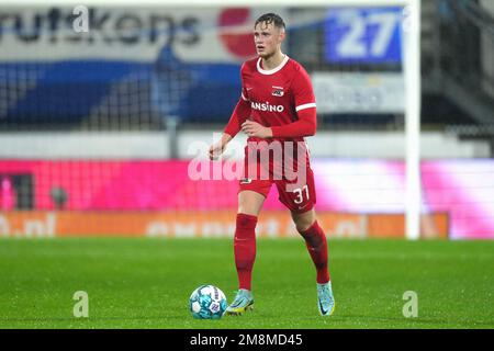 Paesi Bassi. 14th Jan, 2023. HERENVEEN - Sam Beukema dell'AZ durante la partita di campionato olandese tra sc Heerenveen e AZ allo stadio Abe Lestra il 14 gennaio 2023 a Heerenveen, Paesi Bassi. ANP ed VAN DE POL Credit: ANP/Alamy Live News Foto Stock