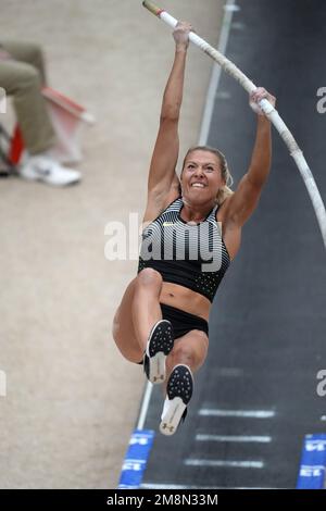 Marissa Kalsey si piazza settima nella competizione femminile d'élite a 14-0 (4,26 m) durante il 30° UCS Spirit National Pole Vault Summit, venerdì 13 gennaio 2023, a Sparks, N° Foto Stock