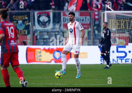 Cremona, Italia. 14th Jan, 2023. Pablo Mari (AC Monza) in occasione di US Cremonese vs AC Monza, campionato italiano di calcio Serie A match in Cremona, Italia, Gennaio 14 2023 Credit: Independent Photo Agency/Alamy Live News Foto Stock