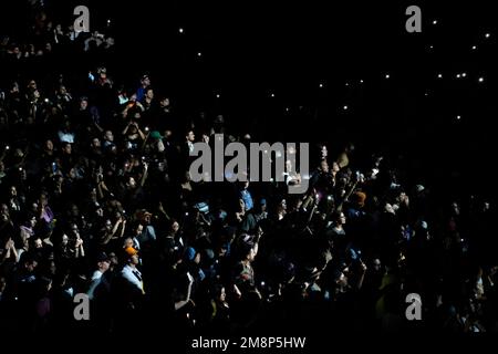 Santiago, Metropolitana, Cile. 14th Jan, 2023. La gente partecipa al Frontera Music Festival a Santiago, Cile. (Credit Image: © Matias Basualdo/ZUMA Press Wire) SOLO PER USO EDITORIALE! Non per USO commerciale! Credit: ZUMA Press, Inc./Alamy Live News Foto Stock