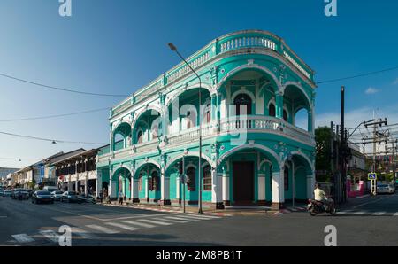 Phuket, Thailandia. Novembre 28, 2022. Strada in stile portoghese Romani nella città di Phuket. Chiamato anche Chinatown o la città vecchia Top Travel destinazione Foto Stock