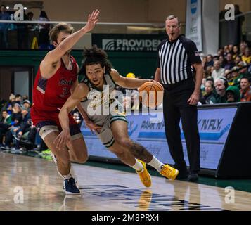 Gennaio 14 2023 Moraga CA, Stati Uniti La guardia di San Francisco Marcus Williams (55) va in campo durante la partita di pallacanestro degli uomini NCAA tra San Francisco Dons e i Saint Mary's Gaels. San Francisco Beat San Francisco 78-61 alla War Memorial Gym San Francisco Calif. Thurman James/CSM Credit: CAL Sport Media/Alamy Live News Foto Stock