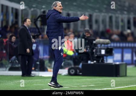 Marco Zaffaroni, allenatore capo di Hellas Verona FC gesta durante la Serie A match beetween FC Internazionale e Hellas Verona allo Stadio Giuseppe Meazza il 14 gennaio 2023 a Milano Italia . Credit: Marco Canoniero/Alamy Live News Foto Stock