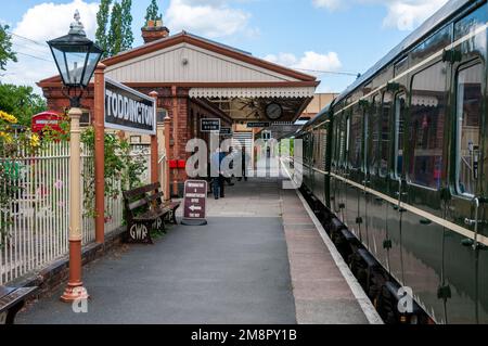 La stazione ferroviaria di Toddington fa parte del patrimonio Gloucestershire Warwickshire Steam Railway (GWSR) dei treni a vapore e diesel. È gestito da vo Foto Stock