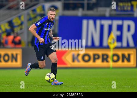 Milano, Italia. 14th Jan, 2023. Milano Skriniar (37) dell'Inter visto in Serie Un match tra Inter e Hellas Verona a Giuseppe Meazza a Milano. (Photo Credit: Gonzales Photo/Alamy Live News Foto Stock