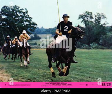 STEVE McQUEEN giocando Polo nella VICENDA THOMAS CROWN 1968 regista NORMAN JEWISON scrittore Alan Trustman musica Michel Legrand Simkoe / Solar Productions / The Mirisch Corporation / United Artists Foto Stock