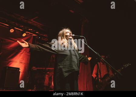 Milano, Italia. 14th Jan, 2023. Nada in scena durante Nada - la paura va via da se i pensieri brillano tour, cantante italiana Concerto di Musica a Milano, gennaio 14 2023 Credit: Independent Photo Agency/Alamy Live News Foto Stock