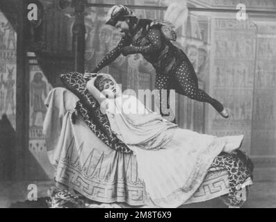 Atelier Nadar - Jeanne Granier und Vauthier in Offenbachs Operette Orpheus in der Unterwelt - (Zeno Fotografie) - 5.000 capolavori della fotografia Foto Stock