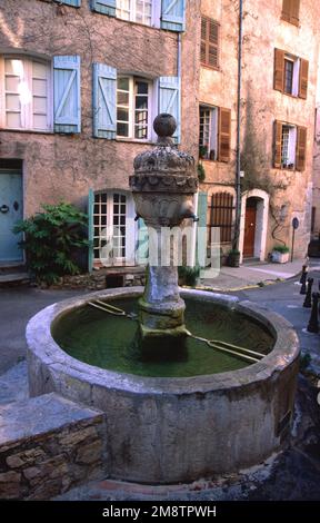 Villaggio fontana in Cotignac Var Provenza Foto Stock