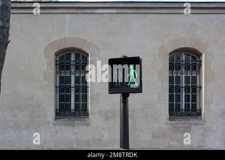 Parigi, ile de france, Francia, 15th gennaio 2023, il semaforo verde nella strada parigina Foto Stock