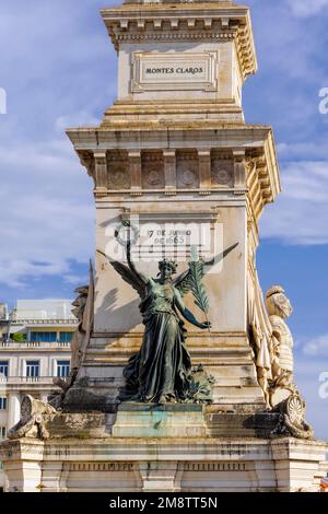 Lisbona Portogallo. Praca dos Restauradores. L'obelisco, conosciuto come il Monumento aos Restauradores, o Monumento ai restauratori, celebra coloro che Foto Stock