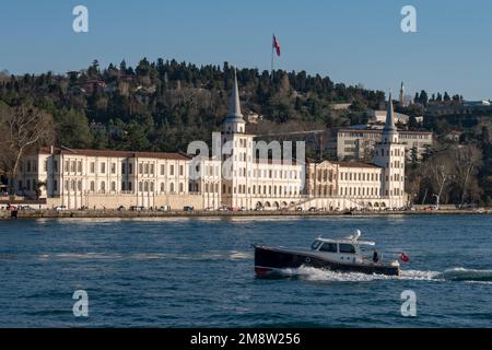 Scuola superiore militare di Kuleli nel distretto di Uskudar di Istanbul, Turchia Foto Stock