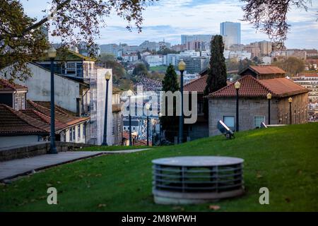 Vista sulle strade vicino al Ponte Don Luis, Porto, Portogallo. Foto Stock