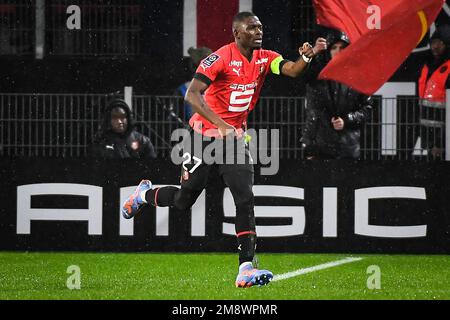 Rennes, Francia, Francia. 15th Jan, 2023. Hamari TRAORE di Rennes celebra il suo obiettivo durante la partita Ligue 1 tra lo Stade Rennais (Rennes) e Paris Saint-Germain (PSG) al Roazhon Park il 15 gennaio 2023 a Rennes, in Francia. (Credit Image: © Matthieu Mirville/ZUMA Press Wire) SOLO PER USO EDITORIALE! Non per USO commerciale! Foto Stock