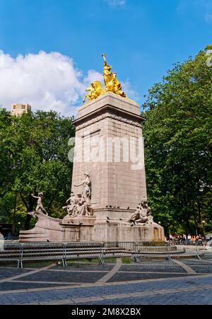 NEW YORK CITY - 11 settembre 2022: New York City è la città più popolosa degli Stati Uniti e con oltre 60 milioni di visitatori per anno Foto Stock