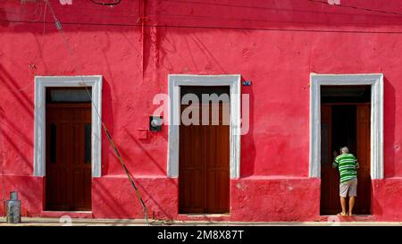 Case colorate nel centro storico di Merida Messico Foto Stock