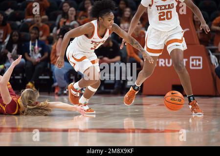 Austin, Texas, Stati Uniti. 15th Jan, 2023. Texas Longhorns Rori Harmon (03) in azione durante la partita di pallacanestro femminile NCAA contro lo stato dell'Iowa, il Texas vince 68-53 al Moody Center di Austin, Texas. Mario Cantu/CSM/Alamy Live News Foto Stock