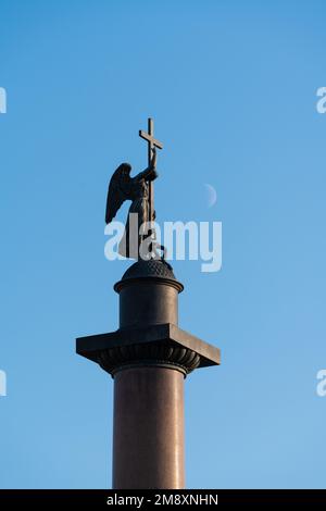 Piazza del palazzo di San Pietroburgo colonne monumentali Alexander Foto Stock