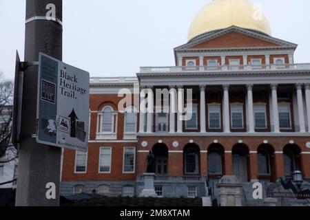 Boston, Stati Uniti. 15th Jan, 2023. La Massachusetts state House è vista lungo il Freedom and Black Heritage Trails a Boston Common il 15 gennaio 2023 a Boston, Massachusetts, USA. (Foto di John Lamparski/SIPA USA) Credit: Sipa USA/Alamy Live News Foto Stock