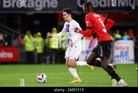 Rennes, Francia. 15th Jan, 2023. Vitinha di PSG durante il campionato francese Ligue 1 partita di calcio tra Stade Rennais e Parigi Saint-Germain il 15 gennaio 2023 al Roazhon Park di Rennes, Francia - Foto Jean Catuffe / DPPI Credit: DPPI Media/Alamy Live News Foto Stock