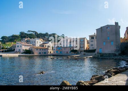 Saint Tropez village house sulla riva del Mediterraneo ora del mare Foto Stock