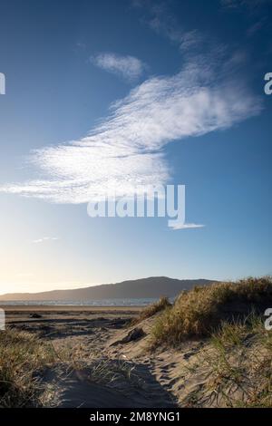 Nuvola su Kapiti Island, Waikanae, Kapiti District, North Island, Nuova Zelanda Foto Stock