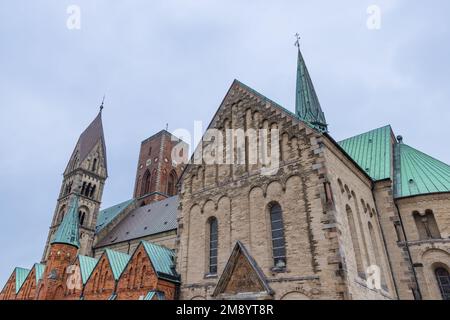 Paesaggio urbano con la cattedrale del piccolo villaggio pittoresco Ribe nel sud Jutland in Danimarca. La città più antica della Scandinavia Foto Stock