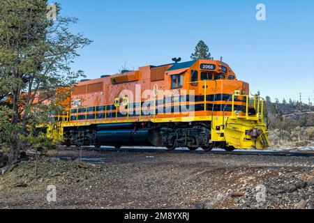 Locomotiva 2068 dell'Oregon centrale e della Pacific Railroad che riposa a Weed, California, USA Foto Stock