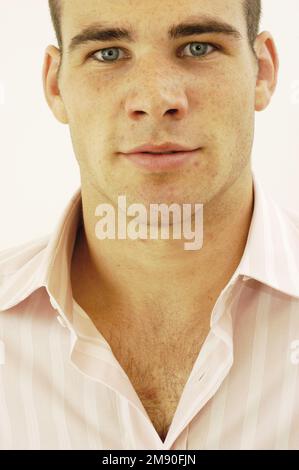 Wales and Llanelli Scarlets rugby player/star emergente MIKE PHILLIPS, novembre 2004. Fotografia © ROB WATKINS Foto Stock