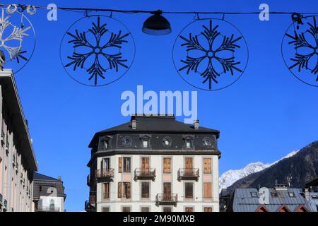 Guirlande lumineuse. Etoiles. Chamonix. Alta Savoia. Auvergne-Rhône-Alpi. Francia. Europa. / Luci di Natale. Stelle. Chamonix. Alta Savoia. Auvergn Foto Stock
