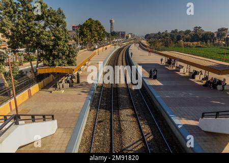 DARAW, EGITTO - 17 FEBBRAIO 2019: Vista della stazione ferroviaria di Daraw, Egitto Foto Stock