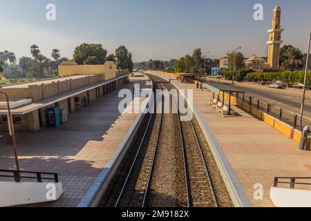 DARAW, EGITTO - 17 FEBBRAIO 2019: Vista della stazione ferroviaria di Daraw, Egitto Foto Stock