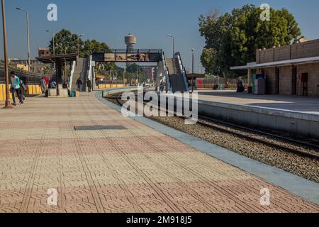 DARAW, EGITTO - 17 FEBBRAIO 2019: Vista della stazione ferroviaria di Daraw, Egitto Foto Stock