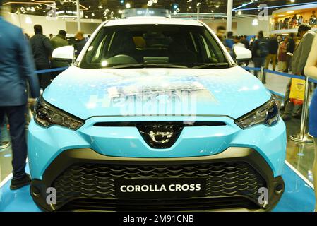 GREATER NOIDA, INDIA - 13 GENNAIO 2023: Toyota Corolla Cross H2 Concept car è in mostra al Salone Auto Expo 2023 al Mart India Expo, Greater Noid Foto Stock