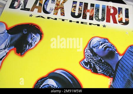 Viersen, Germania - Novembre 9. 2022: Closeup di vinile isolato album Anthem di jamaican Roots reggae band Black Uhuru Foto Stock