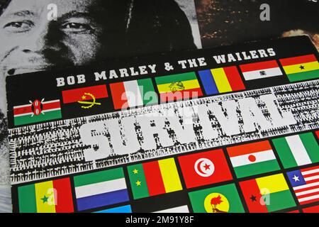 Viersen, Germania - Novembre 9. 2022: Closeup dell'album Survival di Bob Marley and the wailers pubblicato nel 1979 Foto Stock