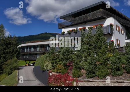 Sesto - Sesto, Italia - 19 settembre 2022 - l'affascinante villaggio di Sesto si trova nel suggestivo mondo montano delle Dolomiti di Sesto Foto Stock