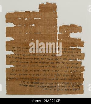 Aramaic Contratto di adozione Aramaic. Aramaic Adoption Contract, 22 ottobre 416 B.C.E. Papiro, inchiostro, 47.218.96a: Frammento più grande #1: 13/16 x 1 3/4 pollici (2 x 4,5 cm). Questo documento ha origine nell'archivio di Ananiah e Tamut, membri di una famiglia ebraica che vive sull'Isola Elefantina nel V secolo a.C.. Questo contratto permette ad un uomo di nome Uriah di adottare un ragazzo di nome Jedaniah e quindi liberarlo dalla schiavitù. L'adozione era un metodo legale usato per liberare gli schiavi nell'antico Egitto. Egiziano, Classico, Antica Arte Vicino Orientale 22 Ottobre 416 B.C.E. Foto Stock