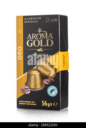 LONDRA, Regno Unito - 27 DICEMBRE 2022: Capsule di caffè Aroma Gold Orio in alluminio su cialde bianche. Adatto per macchina Nespresso. Foto Stock