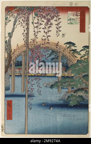 All'interno del Santuario di Kameido Tenjin (Kameido Tenjin Keidai), n° 65 da cento famose vedute di Edo Utagawa Hiroshige (Ando) (Giapponese, 1797-1858). All'interno del Santuario di Kameido Tenjin (Kameido Tenjin Keidai), n° 65 da cento famose vedute di Edo, 7th mese del 1856. Stampa woodblock, immagine: 13 7/16 x 8 3/4 pollici (34,1 x 22,2 cm). Il ponte ad arco in lontananza avrebbe immediatamente identificato questo sito per uno spettatore di Edo come Santuario di Kameido Tenjin, sulla periferia orientale di Edo. Il santuario è stato dedicato agli inizi degli anni '1660s come parte della campagna per l'apertura della sponda orientale del Sumida per il settl urbano Foto Stock