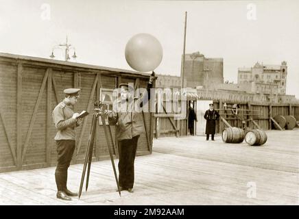 Naval Aviation Officer's School a Baku. Giorni feriali BOSCHMA. Ricerca meteorologica ca. 1915-1916 Foto Stock