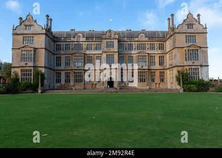 Montacute.Somerset.United Kingdom.October 31st 2021.View of Motacute House in Somerset Foto Stock