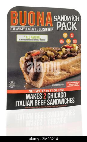 Winneconne, WI - 8 gennaio 2023: Un pacchetto di salsa italiana a buon e sandwich di manzo affettato su un fondo isolato. Foto Stock