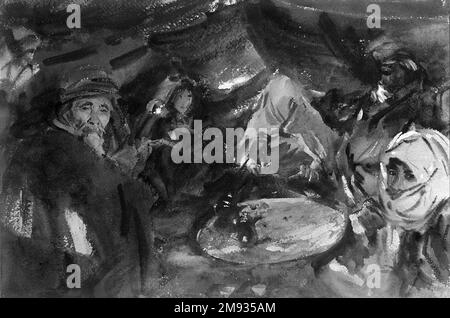 Zingari arabi in una tenda John Singer Sargent (americano, nato in Italia, 1856-1925). Zingari arabi in una tenda, 1905-1906. Acquerello opaco e traslucido con fondo in grafite, 12 x 18 poll. (30,5 x 45,7 cm). Durante i suoi soggetti beduini, Sargent si basava principalmente sul potere espressivo delle figure rotonde (donne in blu tobs e uomini in bianco) animate da una luce forte e frusciante. Usò costantemente le tende nere come un'ampia cornice compositiva, sia per esercitare il controllo sulla luce del deserto che per creare gli spazi pittorici poco profondi che preferiva. Qui Sargent impiegò anche un altro expl Foto Stock