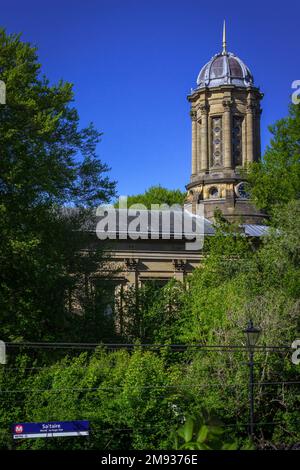 Chiesa torre, Saltaire Foto Stock