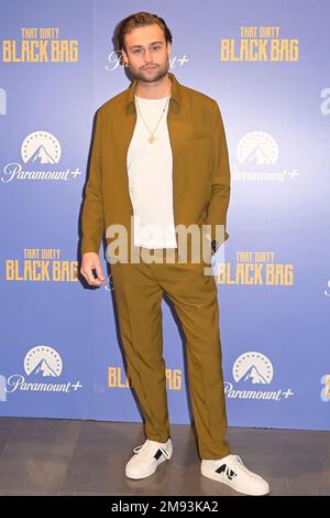 Roma, Italia. 16th Jan, 2023. Douglas Booth partecipa alle foto della serie Paramount "That Dirty Black Bag" allo Space Cinema moderno. Credit: SOPA Images Limited/Alamy Live News Foto Stock